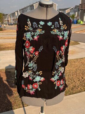 Kikimu Embroidered Georgette Blouse Black ~ Medium